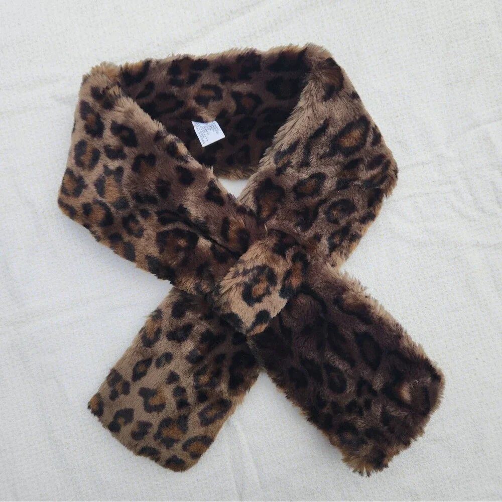 Vtg Luxury Leopard Faux Fur Scarf Pull Through Keyhole Stole Made in Belgium